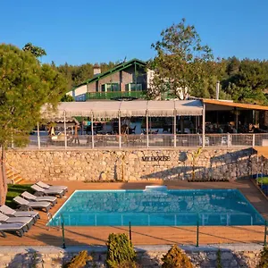 https://myhouse-urla-butik-otel.aegeanhotels.net